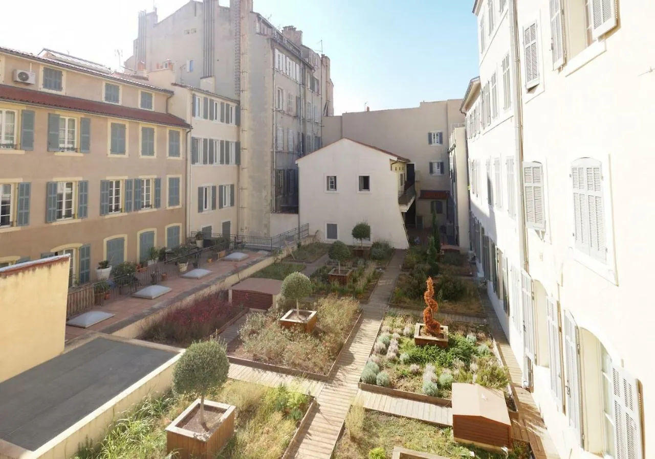 Sunny Studio Vieux Port location