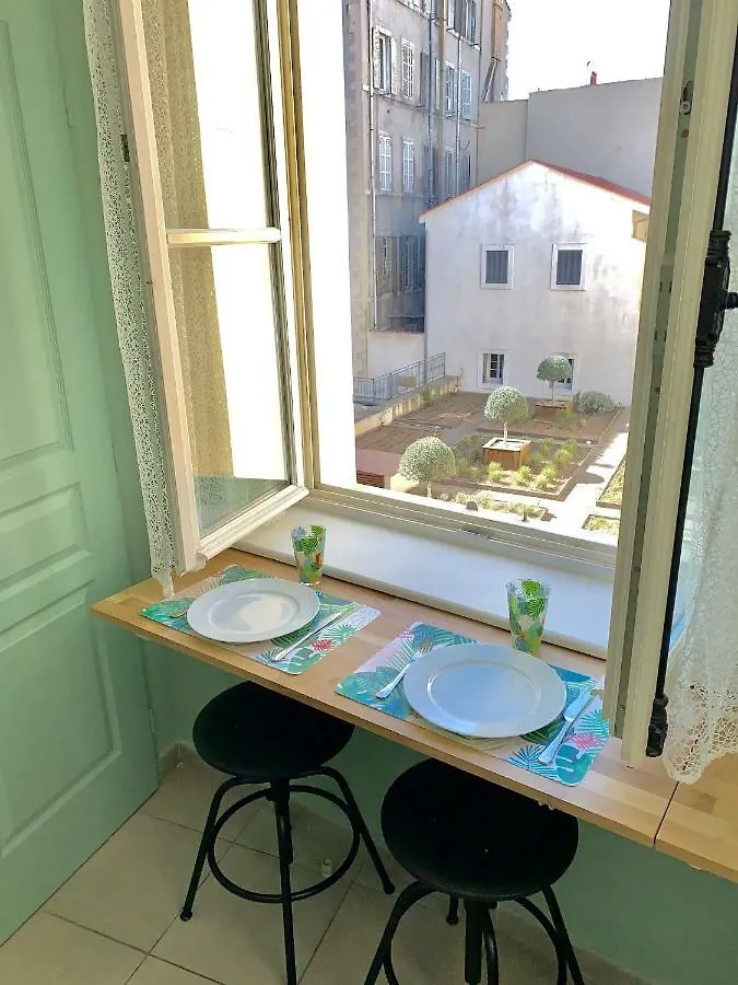Sunny Studio Vieux Port Marseille Apartment